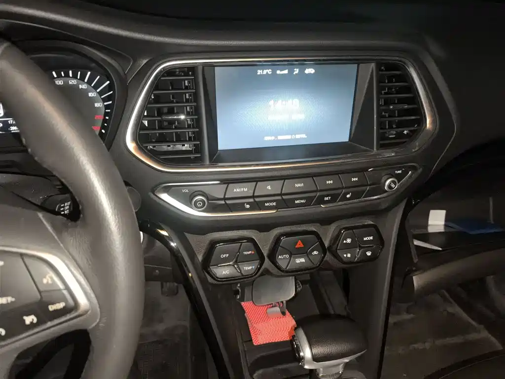 GAC Trumpchi Trumpchi GS4 2017 235T Automatic 2WD Luxury Smart Connected Edition фото 6