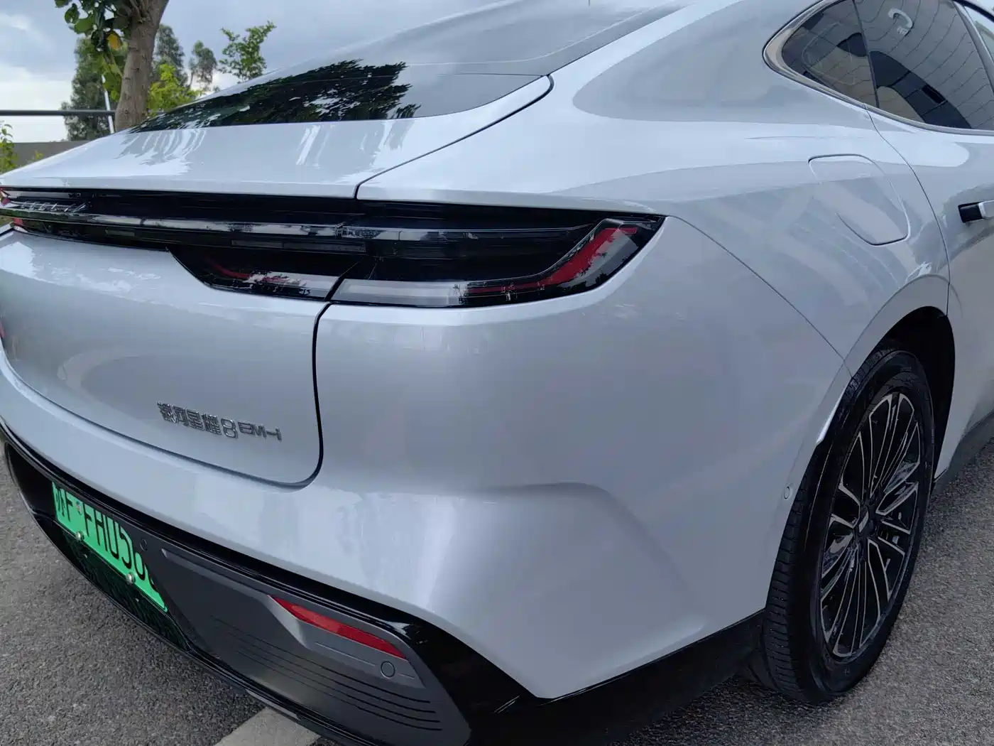Geely Galaxy Galaxy Xingyao 8 2025 130km EM-i Premium Edition фото 33