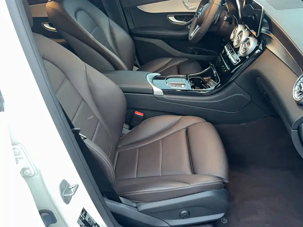 Mercedes-Benz GLC 2020 Facelift GLC 260 L 4MATIC Luxury фото 22