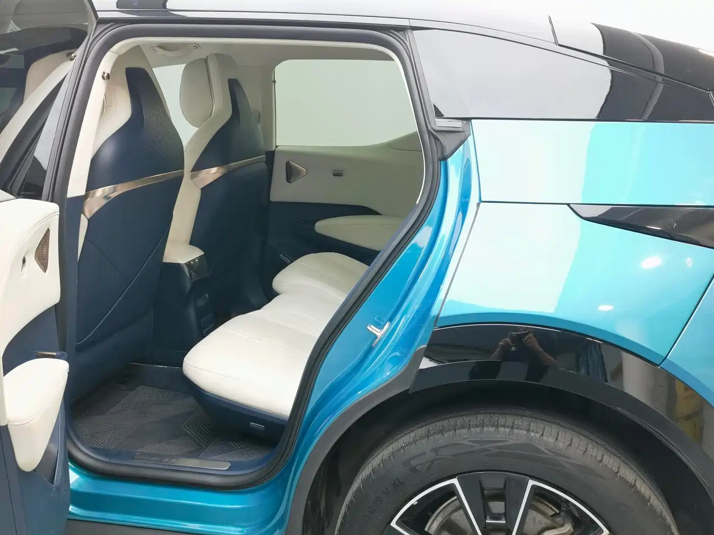 Zeekr X 2023 RWD YOU Edition 4-seater фото 6