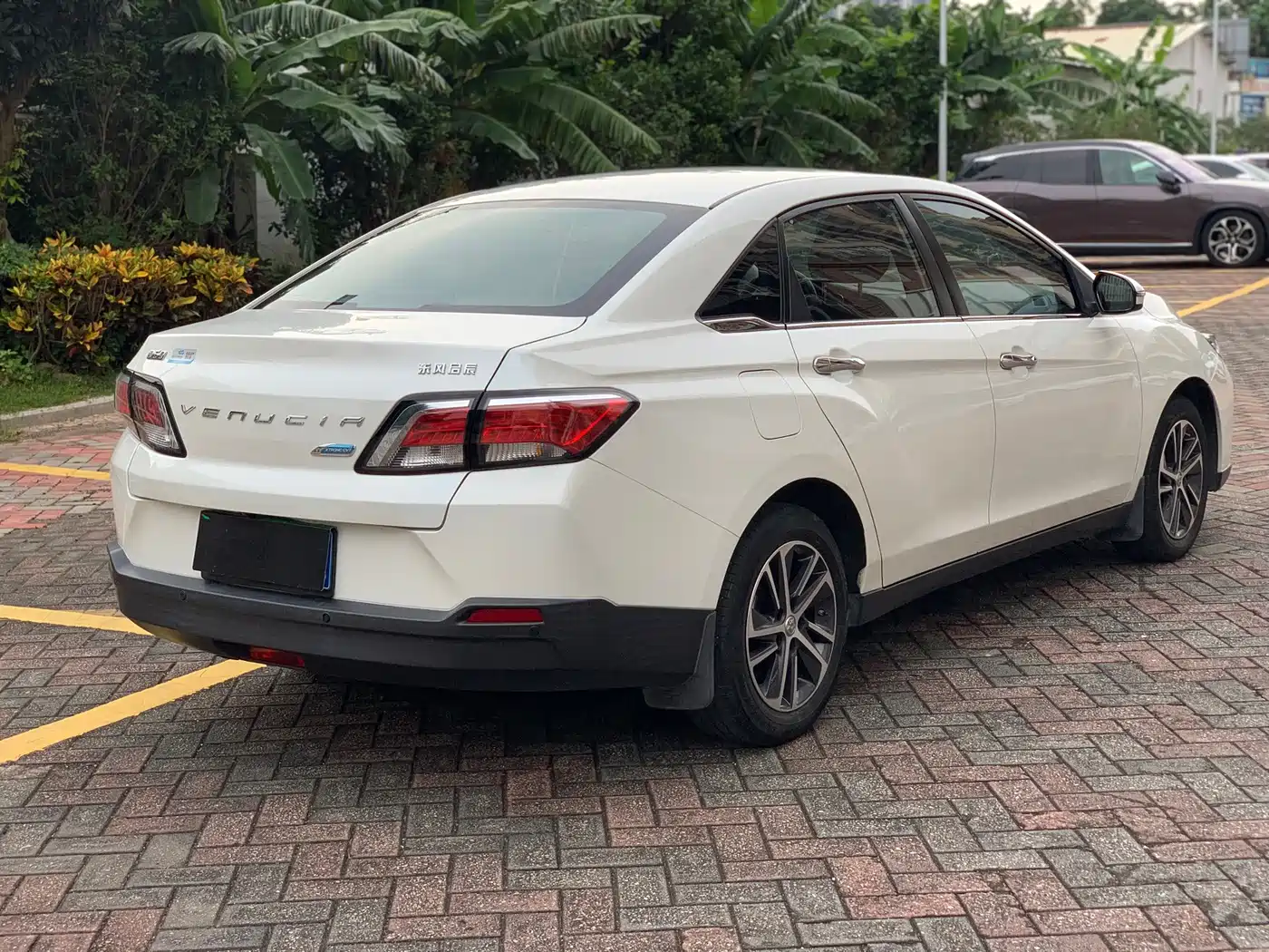Venucia D60 2020 2019 100K Glory 1.6L XL CVT Chen Ku Edition China V