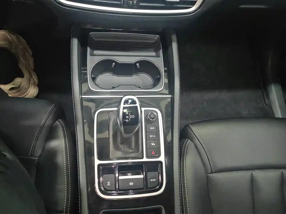BYD Song MAX 2021 Upgrade 1.5T Automatic Luxury Edition 6-Seater фото 16
