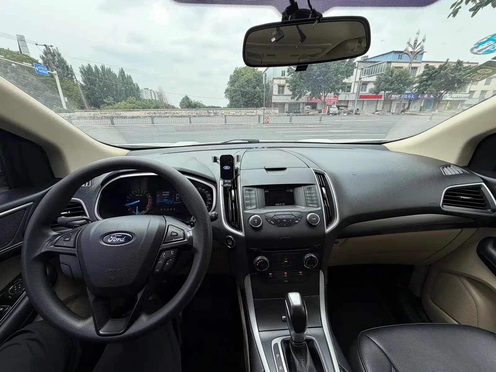Фото 8 - Ford Edge