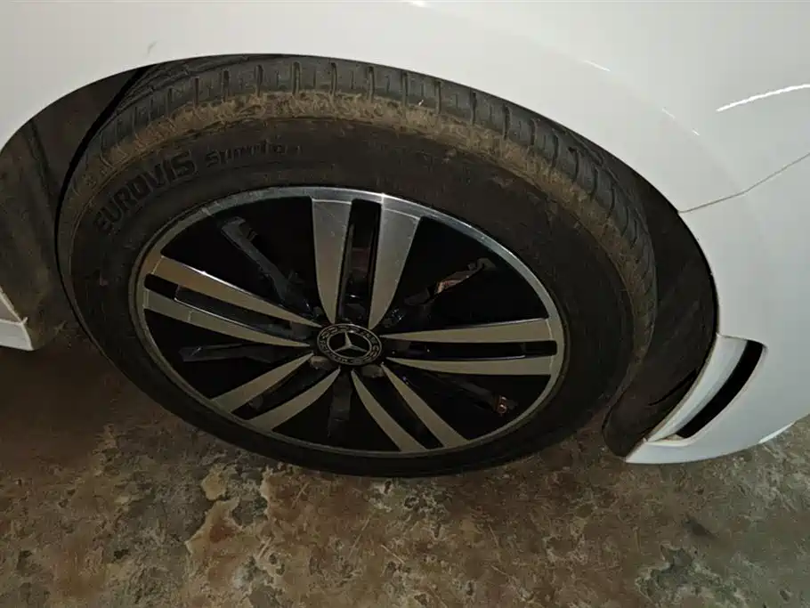 Mercedes-Benz A-Class 2019 A 180 L Sport Sedan фото 6
