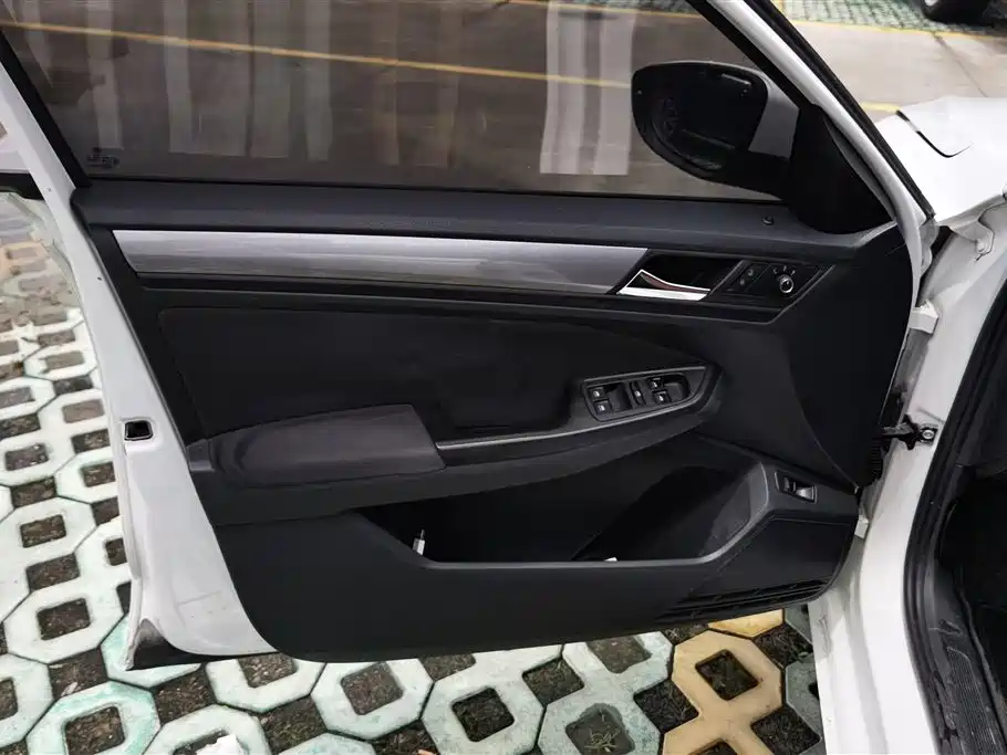 Volkswagen Bora 2018 1.5L Automatic Fashion фото 7