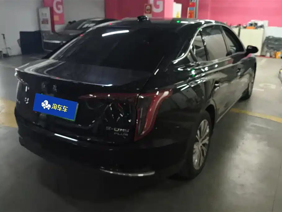 Hongqi E-QM5 2023 620km PLUS фото 3