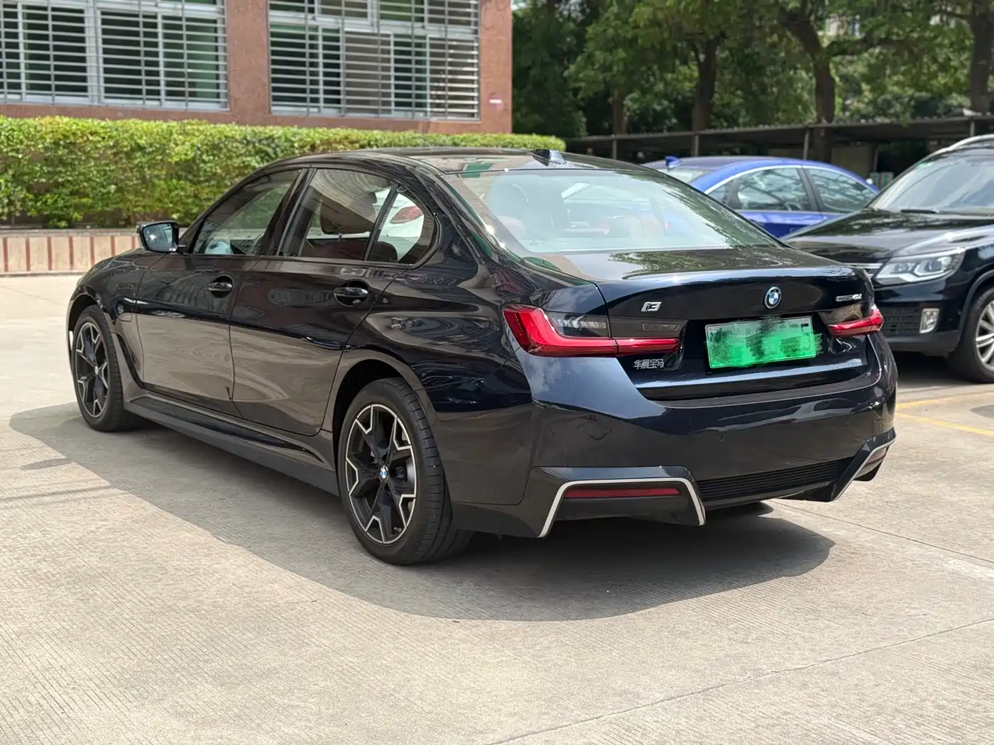 BMW i3 2025 eDrive 40 L Shadow Night Sport Package фото 4