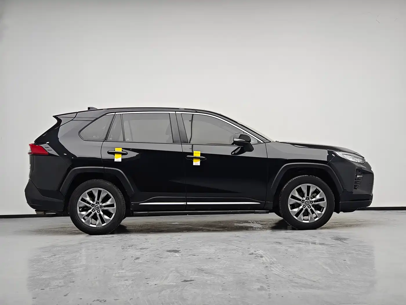 Toyota Wildlander 2021 2.0L CVT 4WD Luxury Edition фото 8