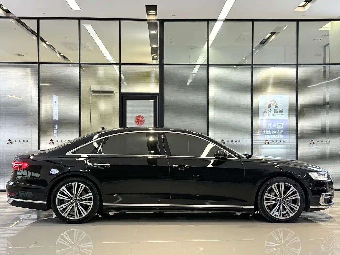 Audi A8 2021 A8L 55 TFSI quattro Premium фото 18