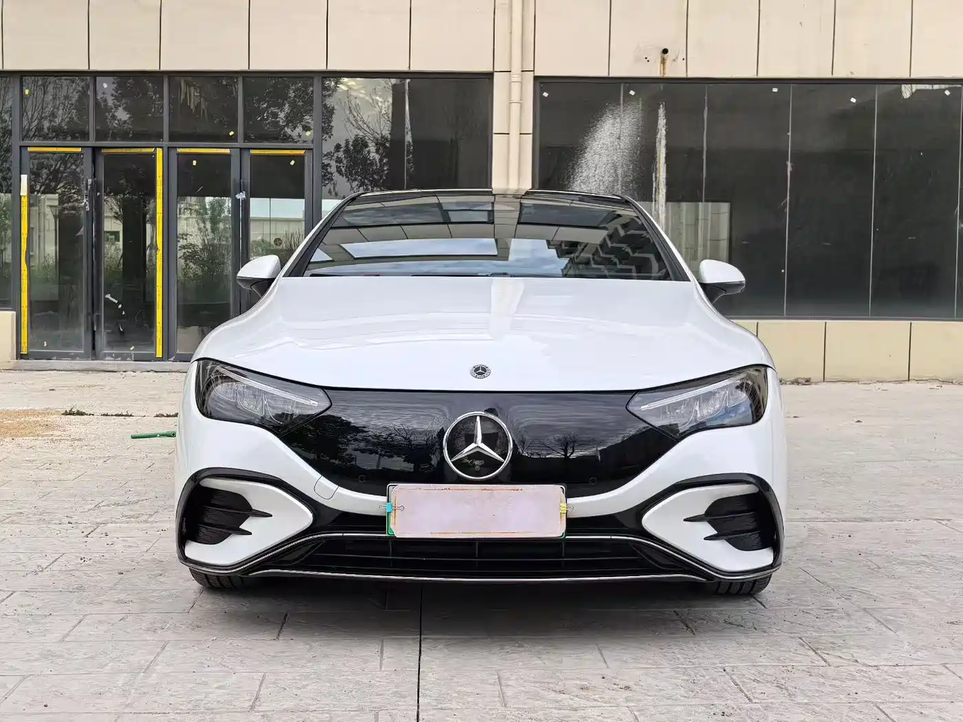Mercedes-Benz EQE 2022 350 Pioneer Edition фото 2