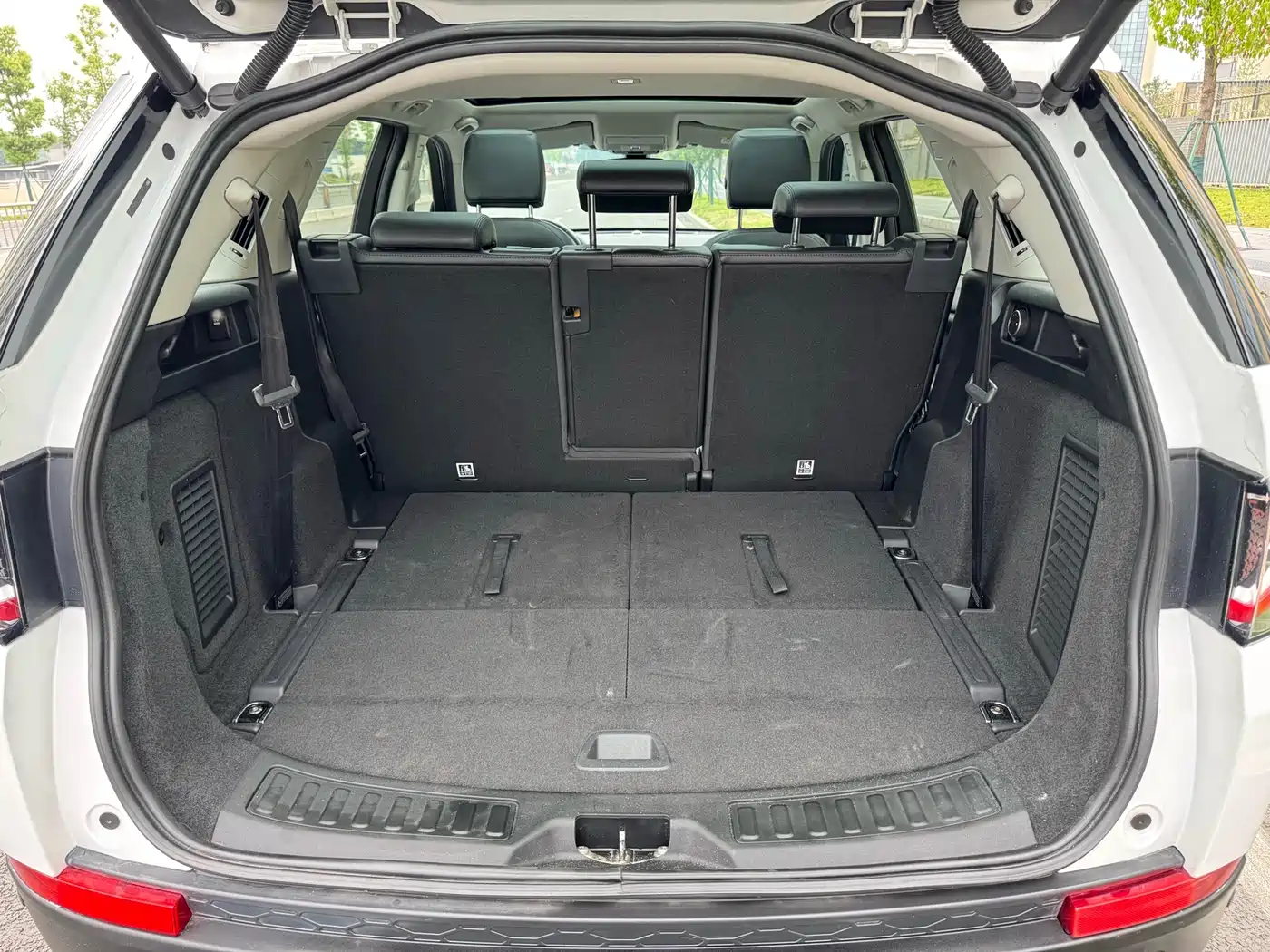 Land Rover Discovery Sport 2016 2.0T HSE фото 13