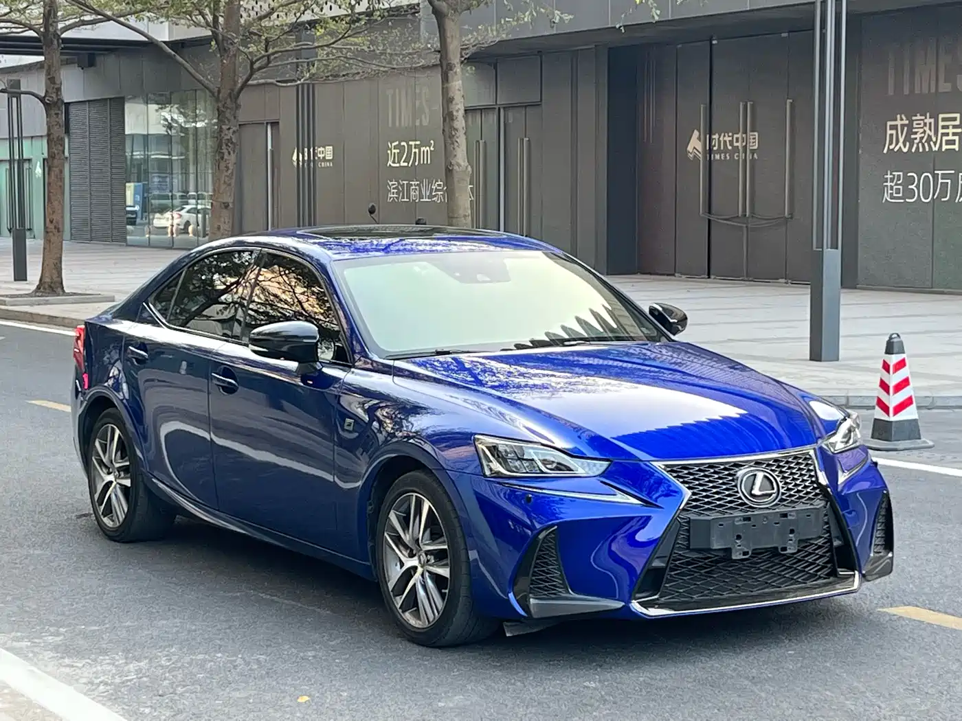 Lexus IS 2017 300 F SPORT фото 3