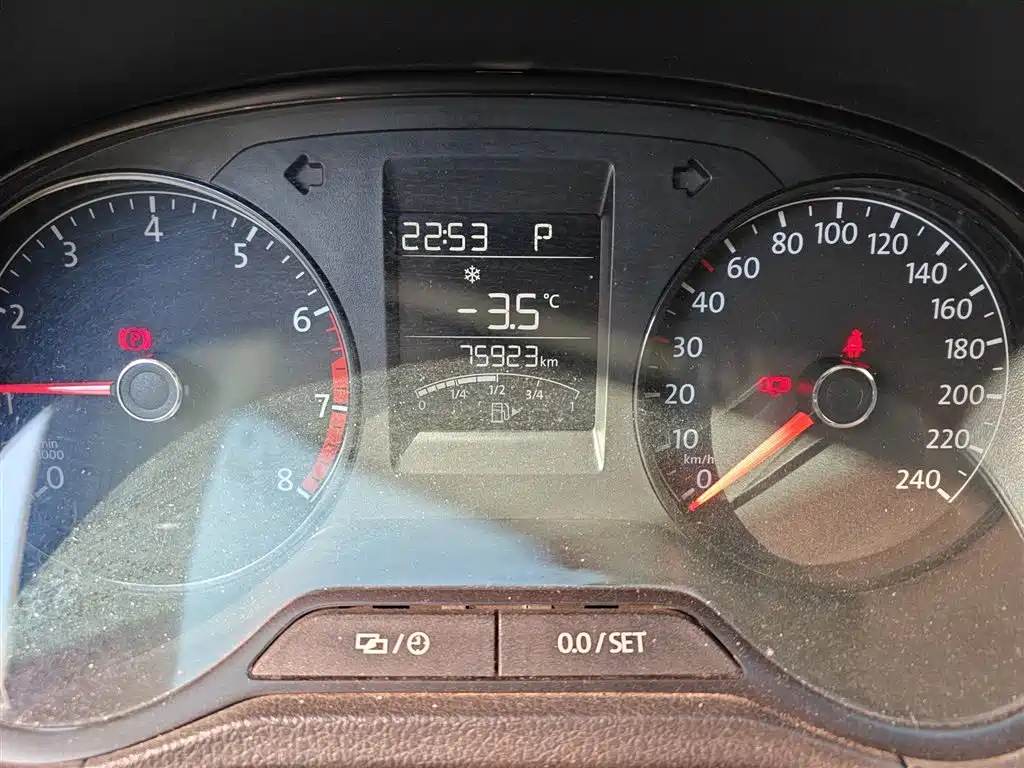 Volkswagen Polo 2016 1.4L Automatic Trend фото 5