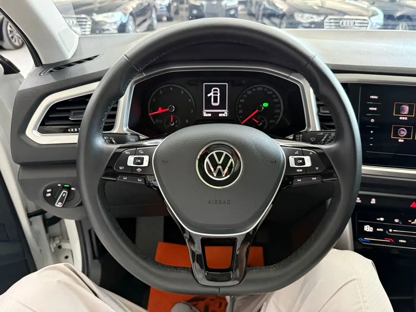 Volkswagen T-ROC 2022 280TSI DSG 2WD Elite PLUS фото 14