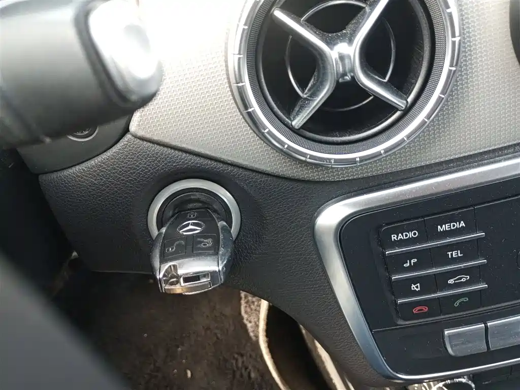 Mercedes-Benz CLA (Import) 2018 CLA 200 Dynamic Edition фото 9