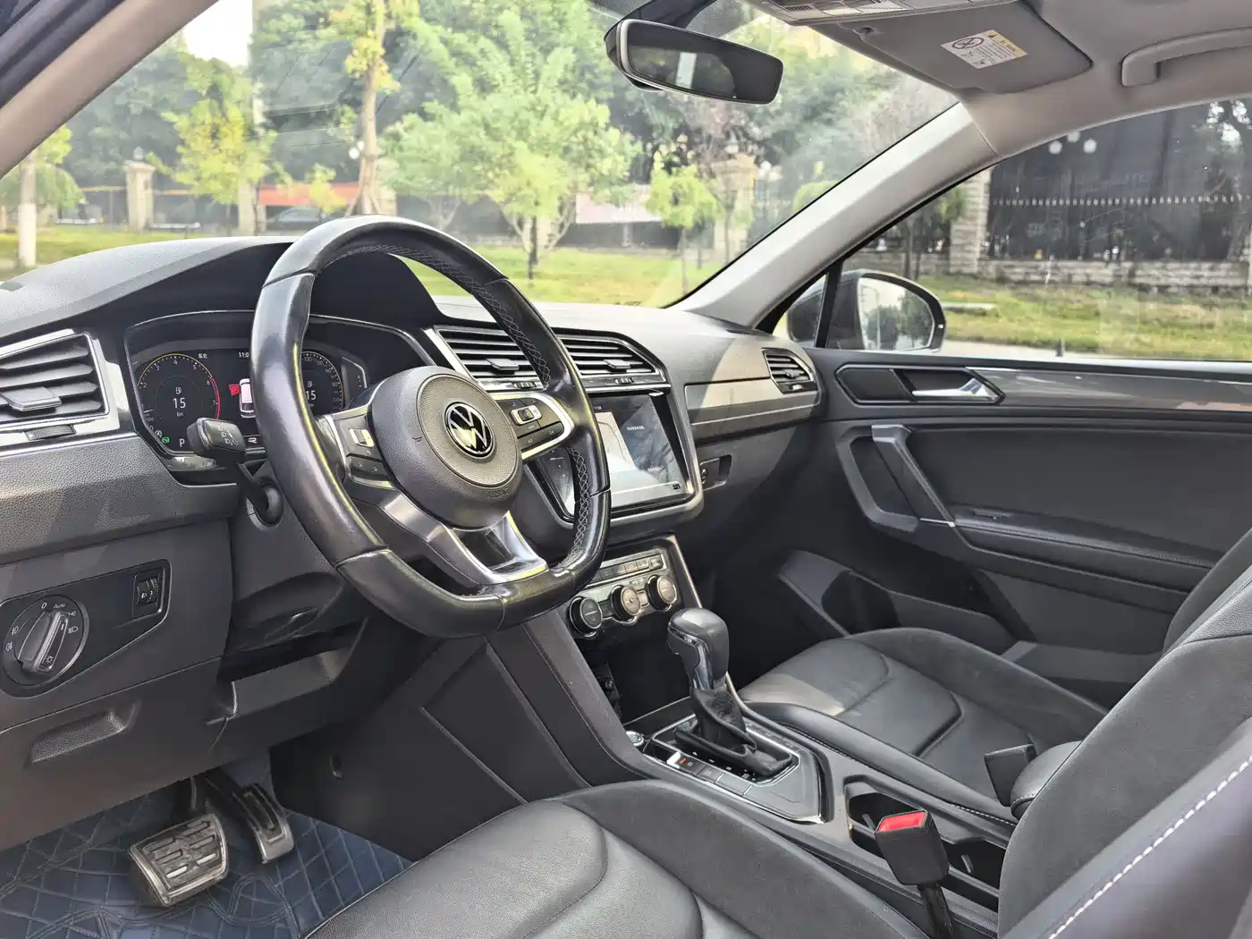 Volkswagen Tiguan L 2021 330TSI Automatic 2WD R-Line Premium фото 10