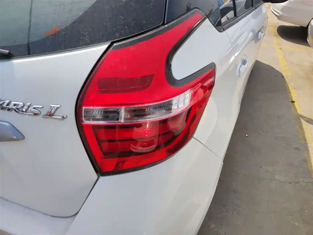 Toyota YARiS L Zhi Xuan 2016 Facelift 1.5E CVT Charming Edition фото 7