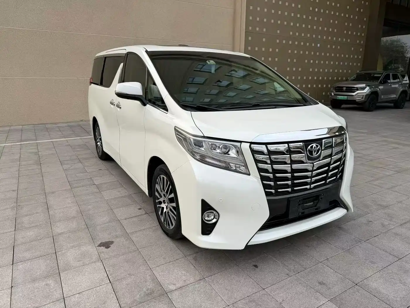 Toyota Alphard 2015 3.5L Premium Edition фото 3