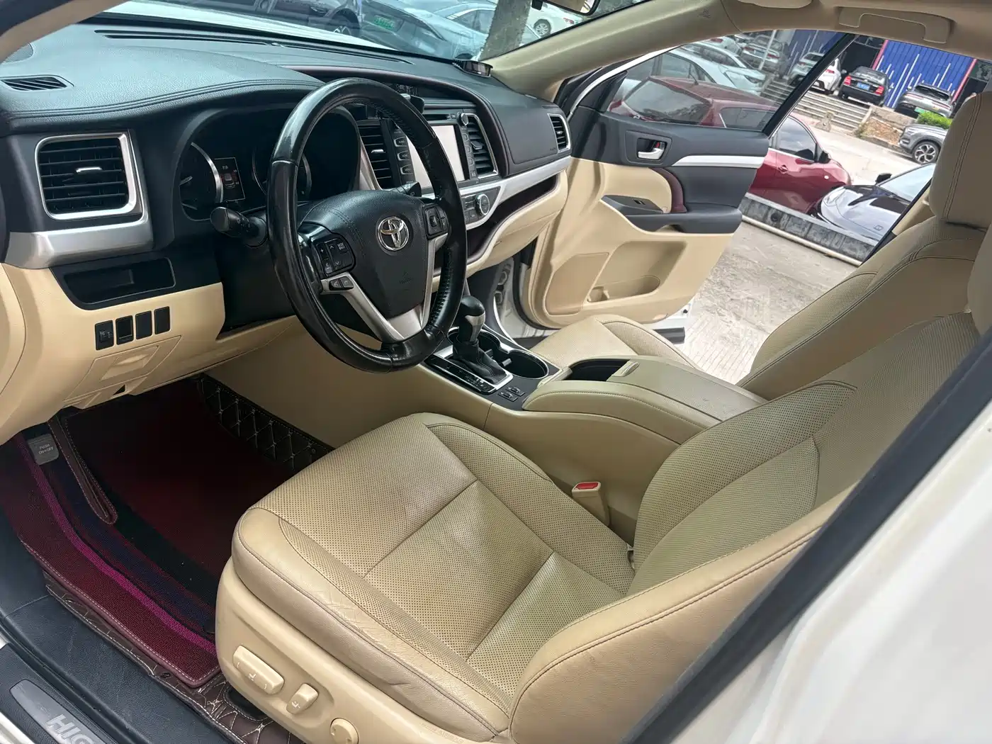 Фото 10 - Toyota Highlander
