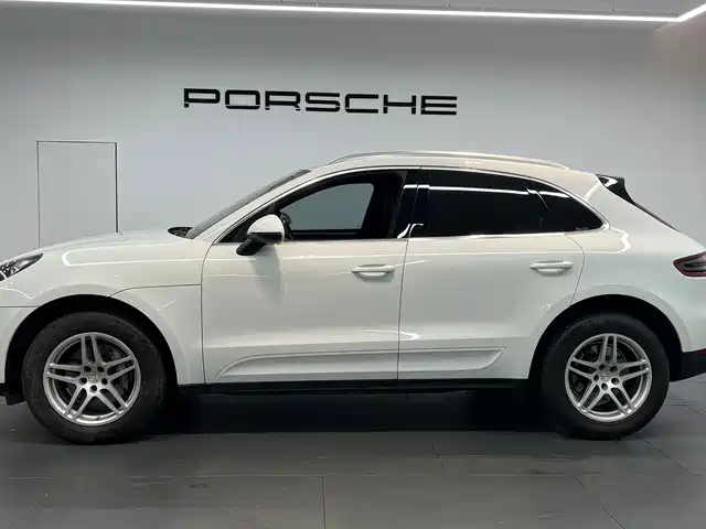 Porsche Macan 2017 Macan 2.0T — фото 3