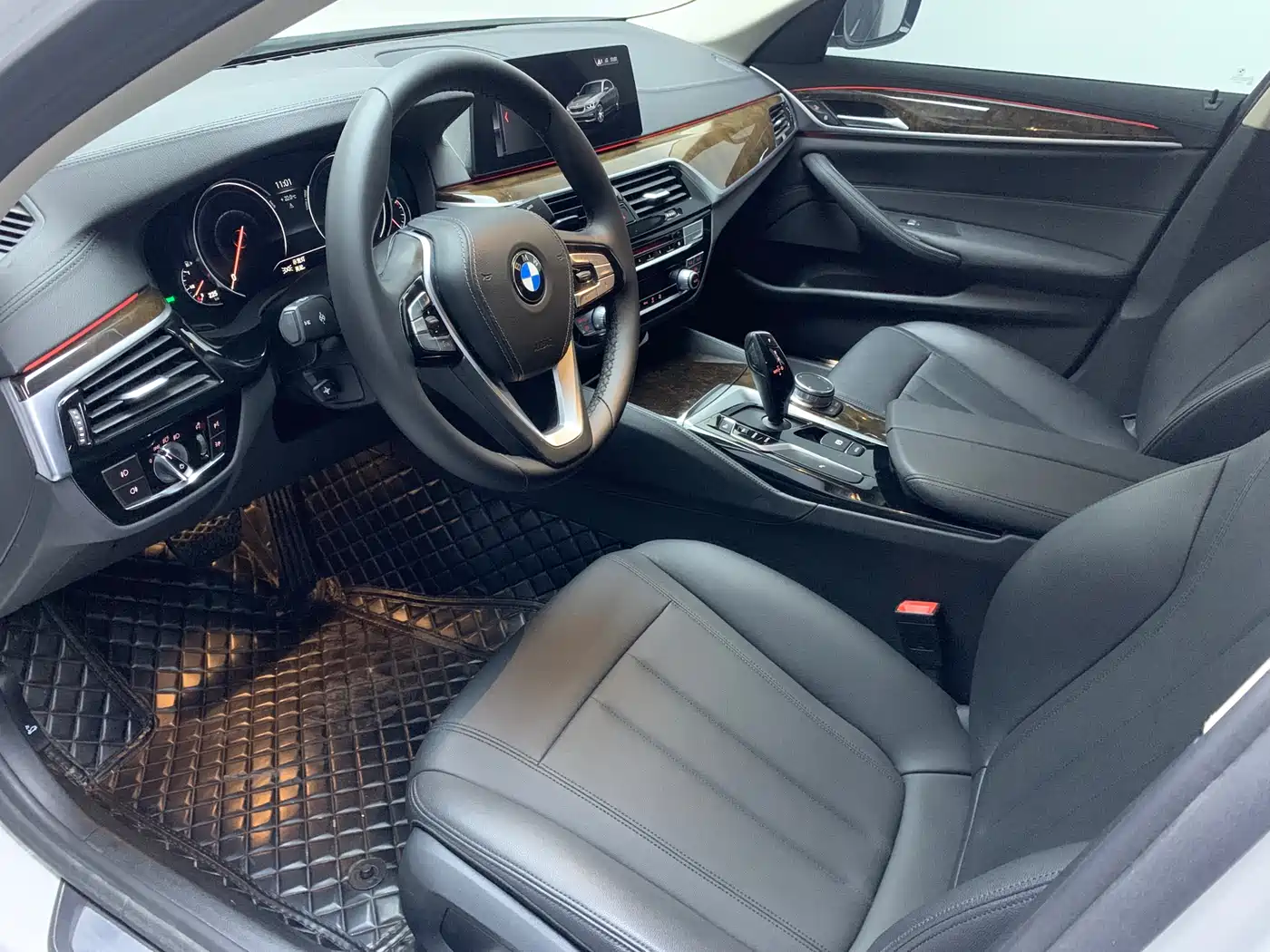 BMW 5 Series 2018 525Li Luxury Package фото 5