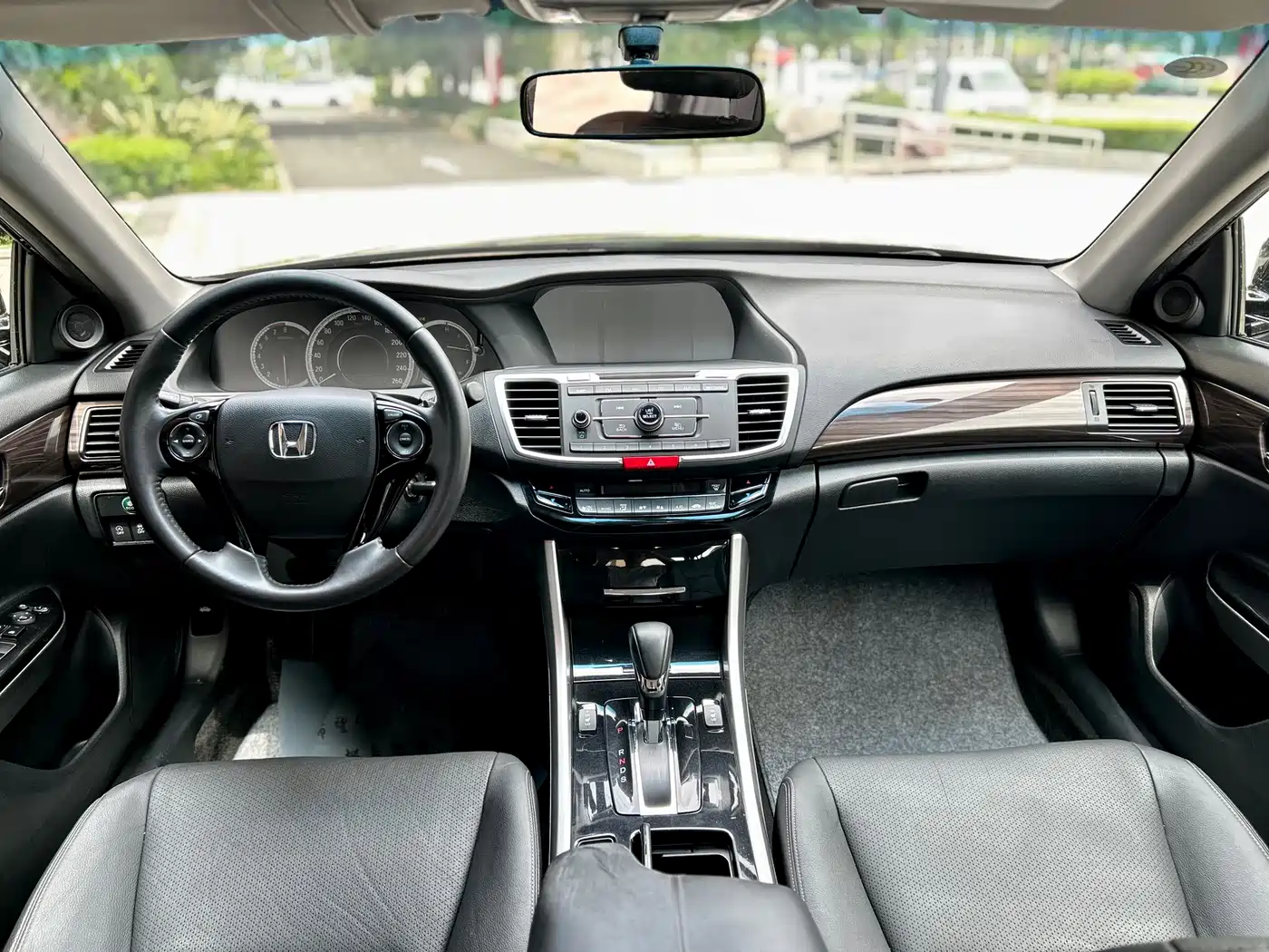 Honda Accord 2016 2.4L Comfort Edition фото 10