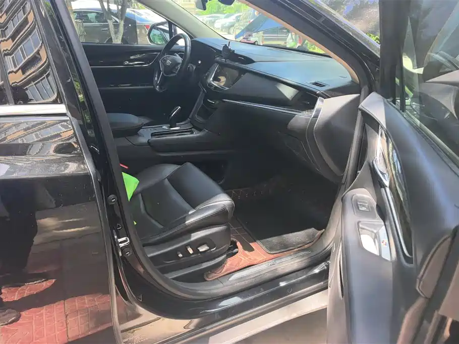 Cadillac XT5 2016 28T AWD Luxury Model фото 8