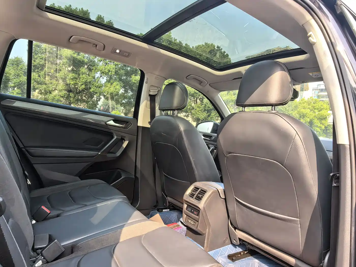 Volkswagen Tiguan L 2021 330TSI Automatic 2WD R-Line Premium фото 14