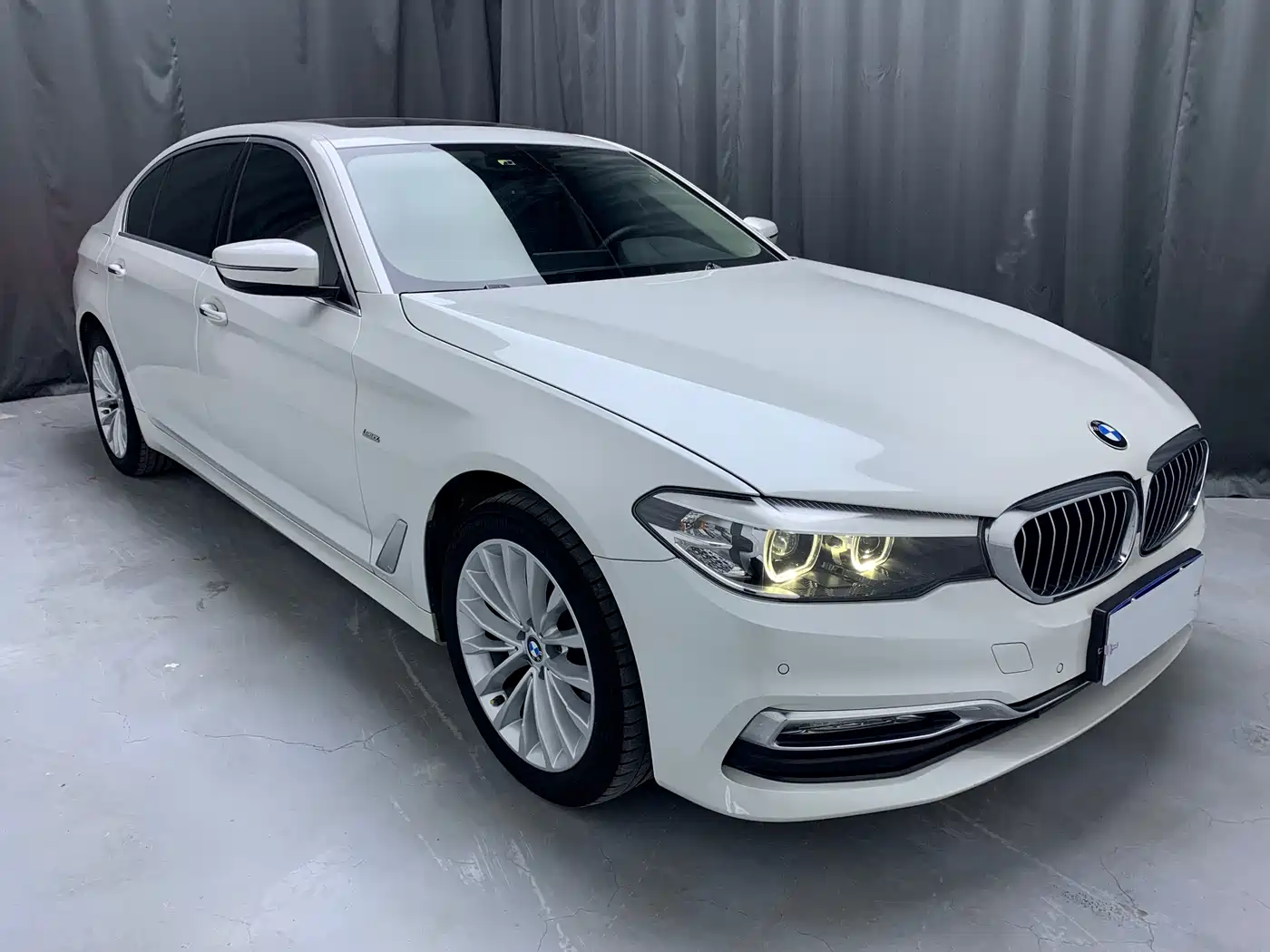 BMW 5 Series 2018 525Li Luxury Package фото 2