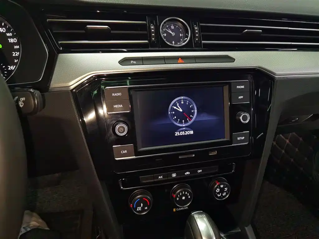 Volkswagen Magotan 2018 330TSI DSG Leading фото 9