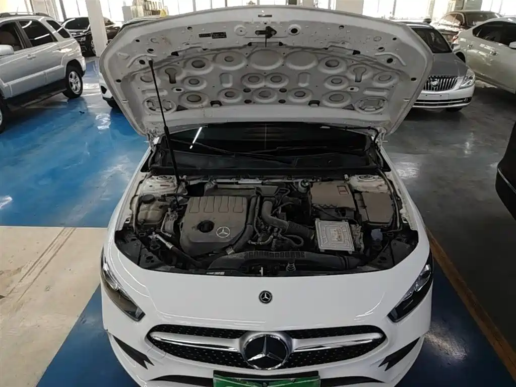 Mercedes-Benz A-Class 2020 Facelift A 200 L Sport Sedan Dynamic фото 20