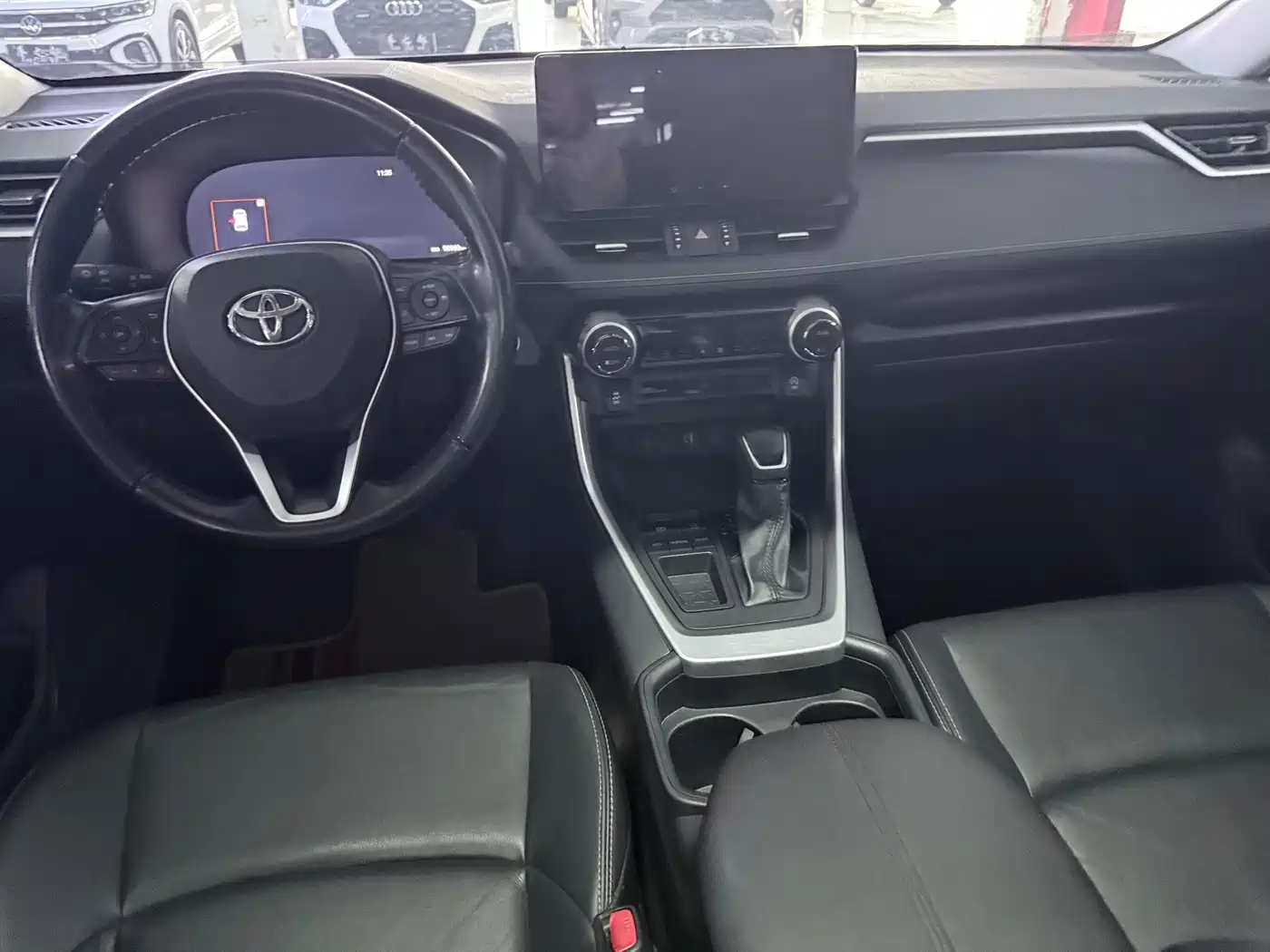 Toyota Wildlander 2023 2.0L CVT FWD Luxury PLUS фото 13