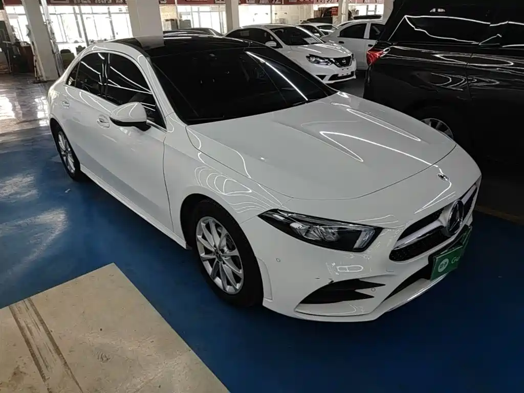 Mercedes-Benz A-Class 2020 Facelift A 200 L Sport Sedan Dynamic фото 4