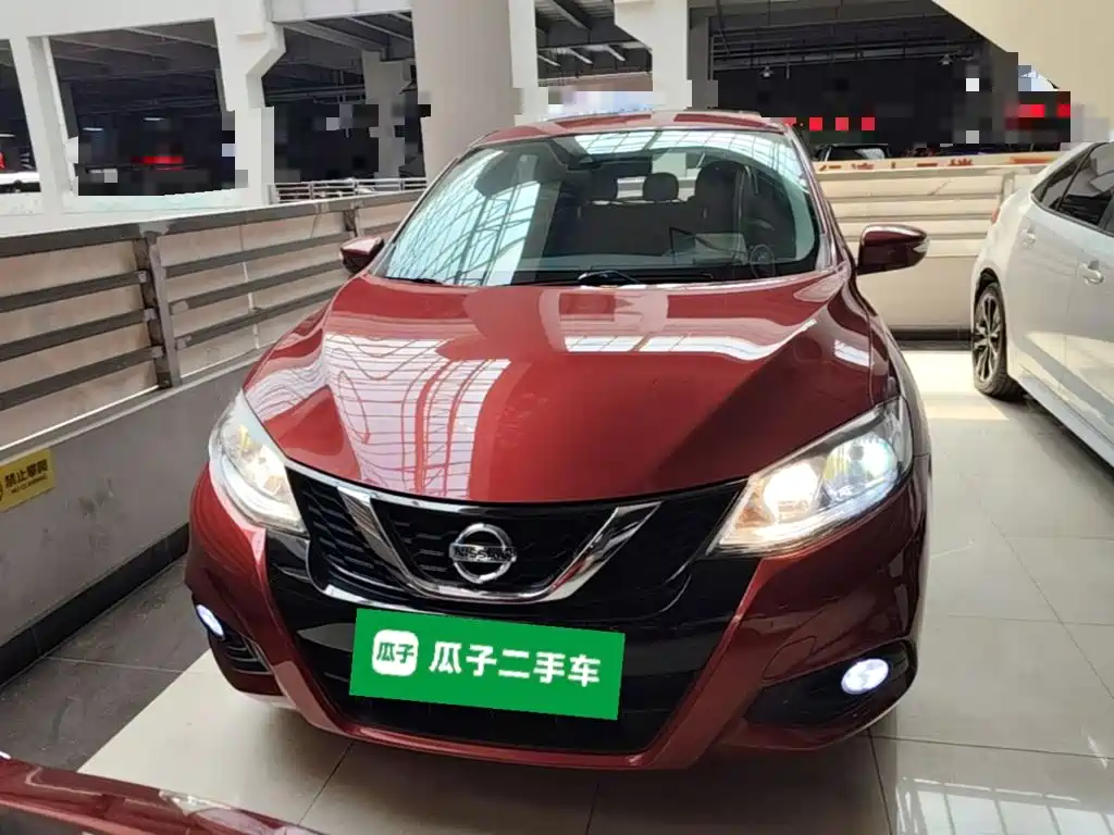 Фото 3 - Nissan Tiida
