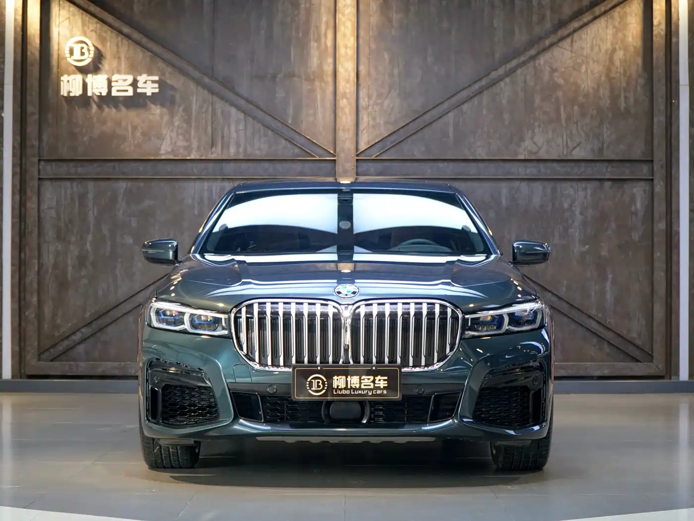 BMW 7 Series 2019 740Li xDrive Executive M Sport Package фото 2