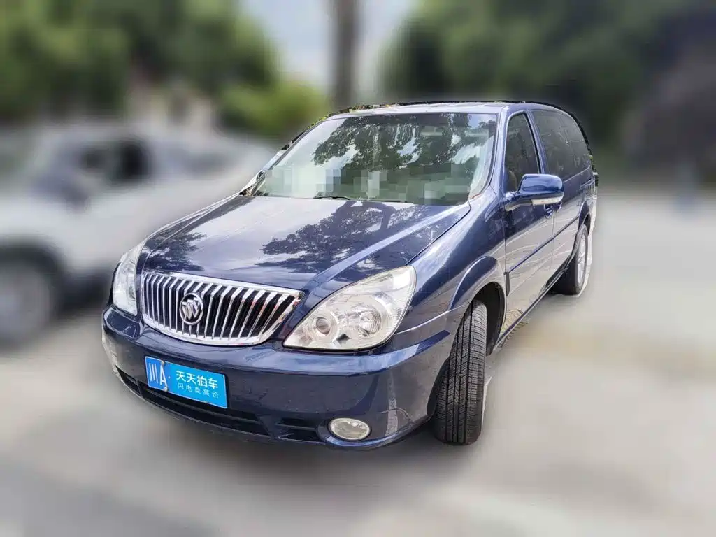 Photo 1 - Buick GL8