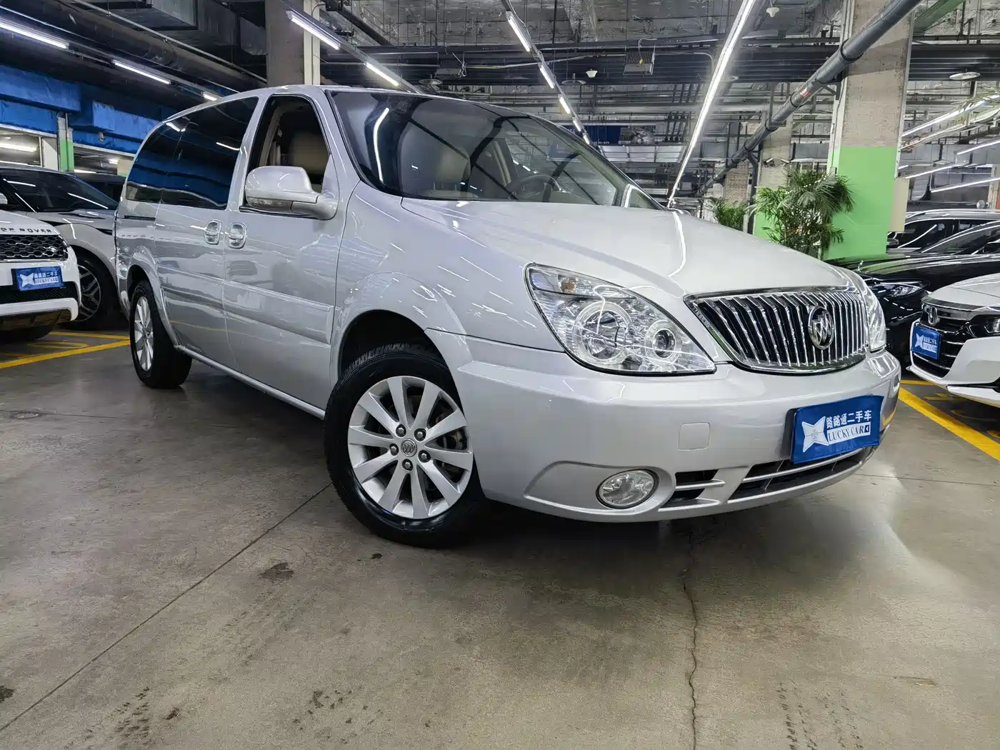 Buick GL8 2014 2.4L Classic Edition фото 3