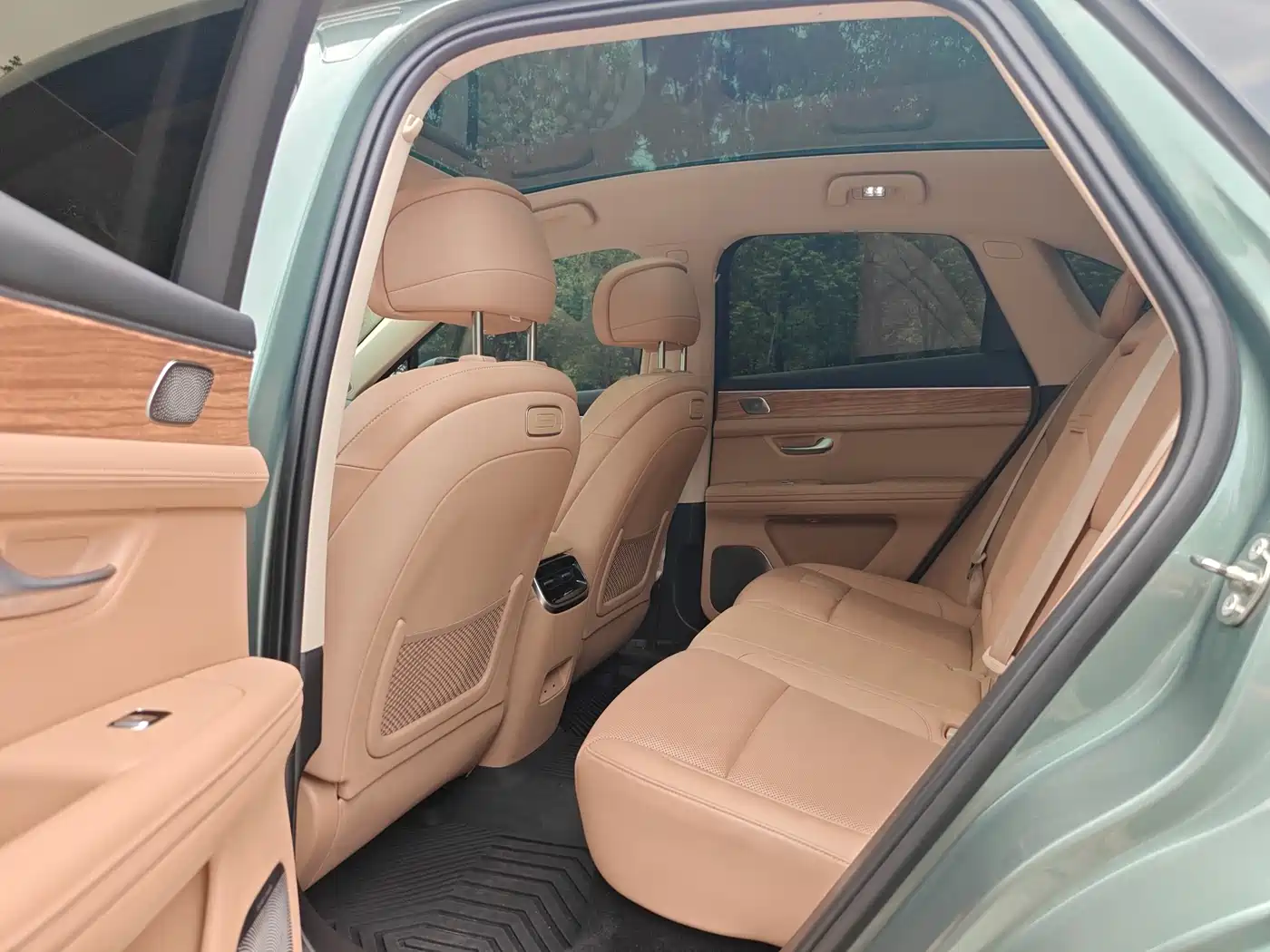 AITO Wenjie AITO M5 2023 Extended Range RWD Smart Drive Edition фото 13