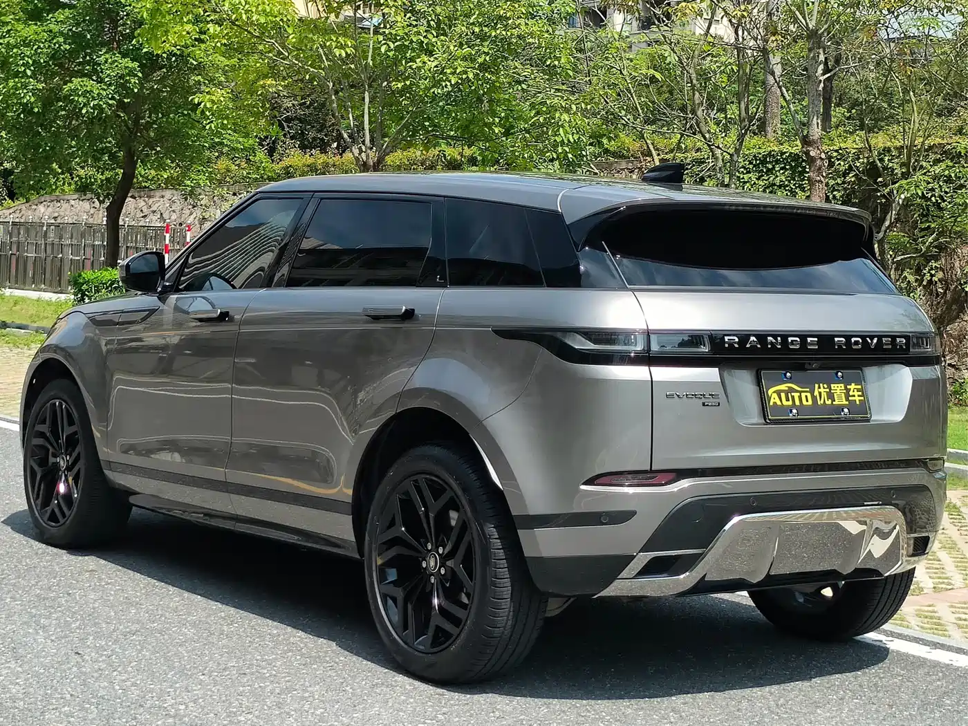 Land Rover Range Rover Evoque 2023 Range Rover Evoque L 249PS Luxury Edition фото 13
