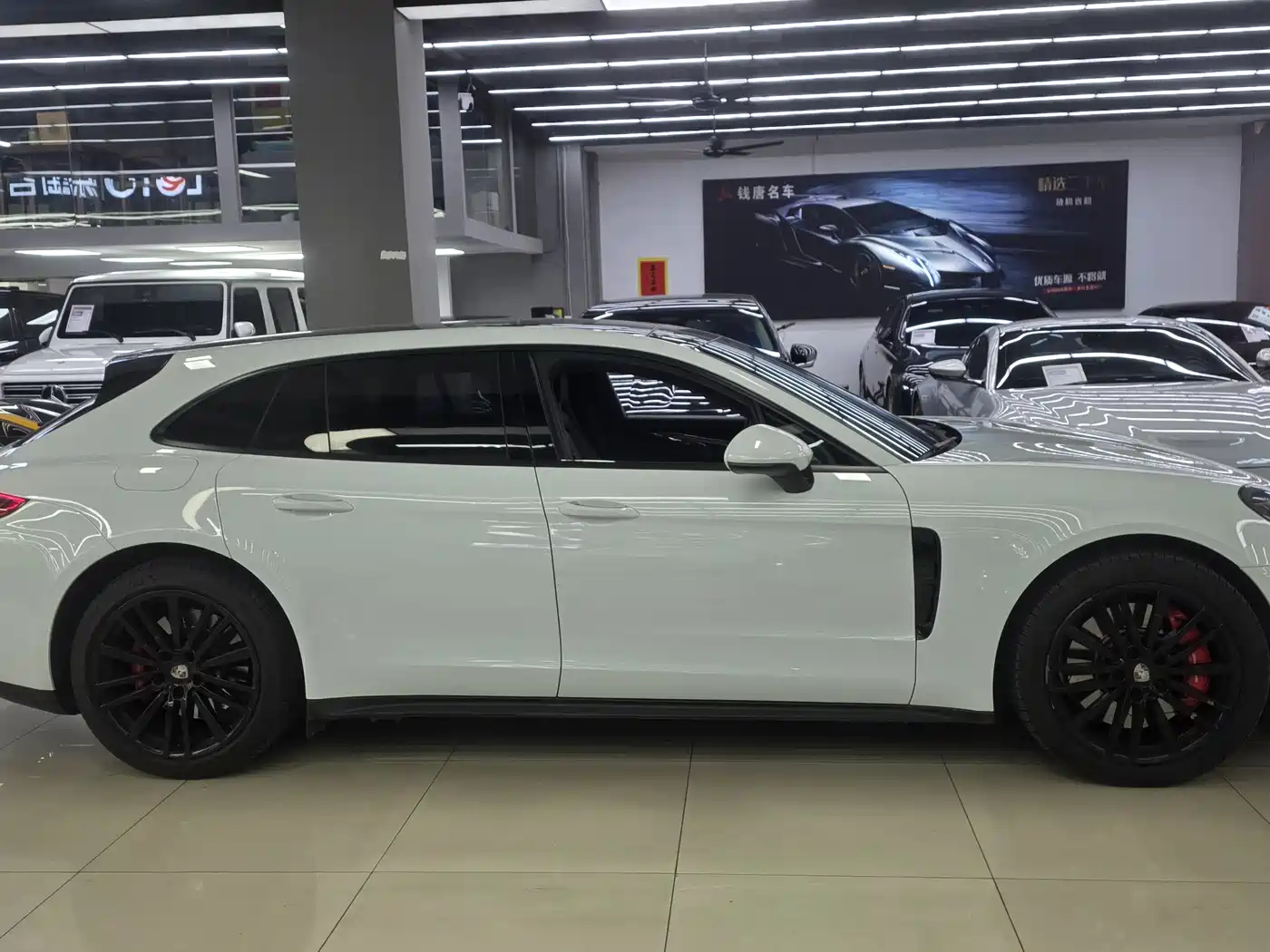 Porsche Panamera 2017 Panamera 4 Sport Turismo 3.0T фото 3