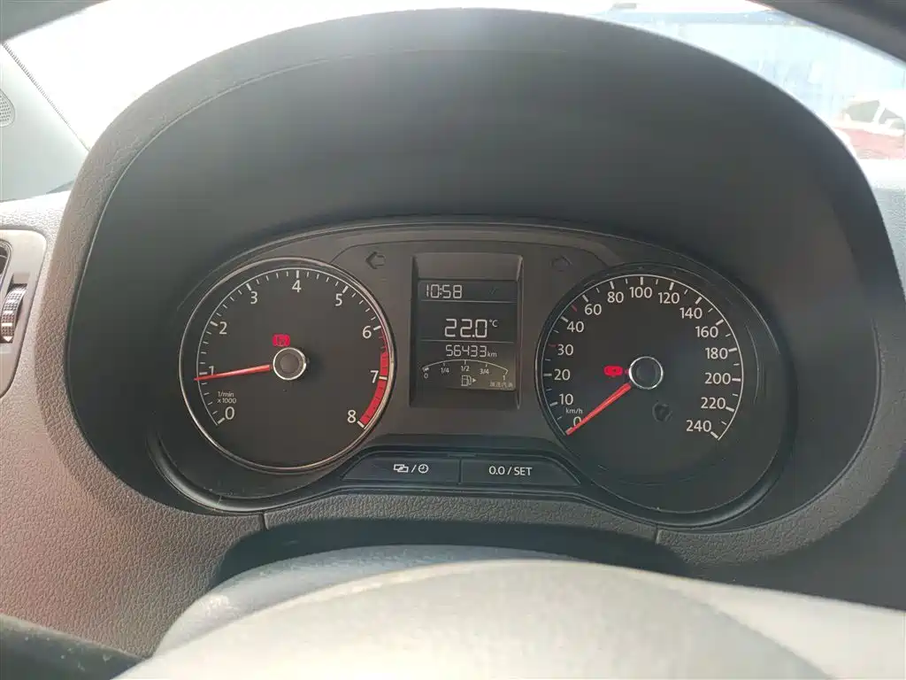 Volkswagen Polo 2016 1.4L Manual Trend фото 8
