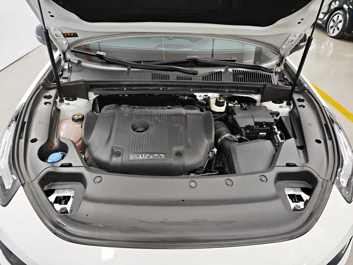 Lynk & Co 02 Hatchback 2022 2.0TD Pro фото 15