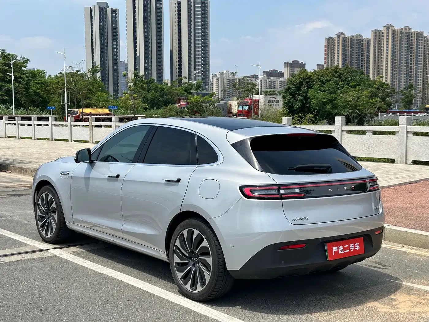 AITO Wenjie AITO M5 2023 Extended Range RWD Smart Drive Edition фото 7