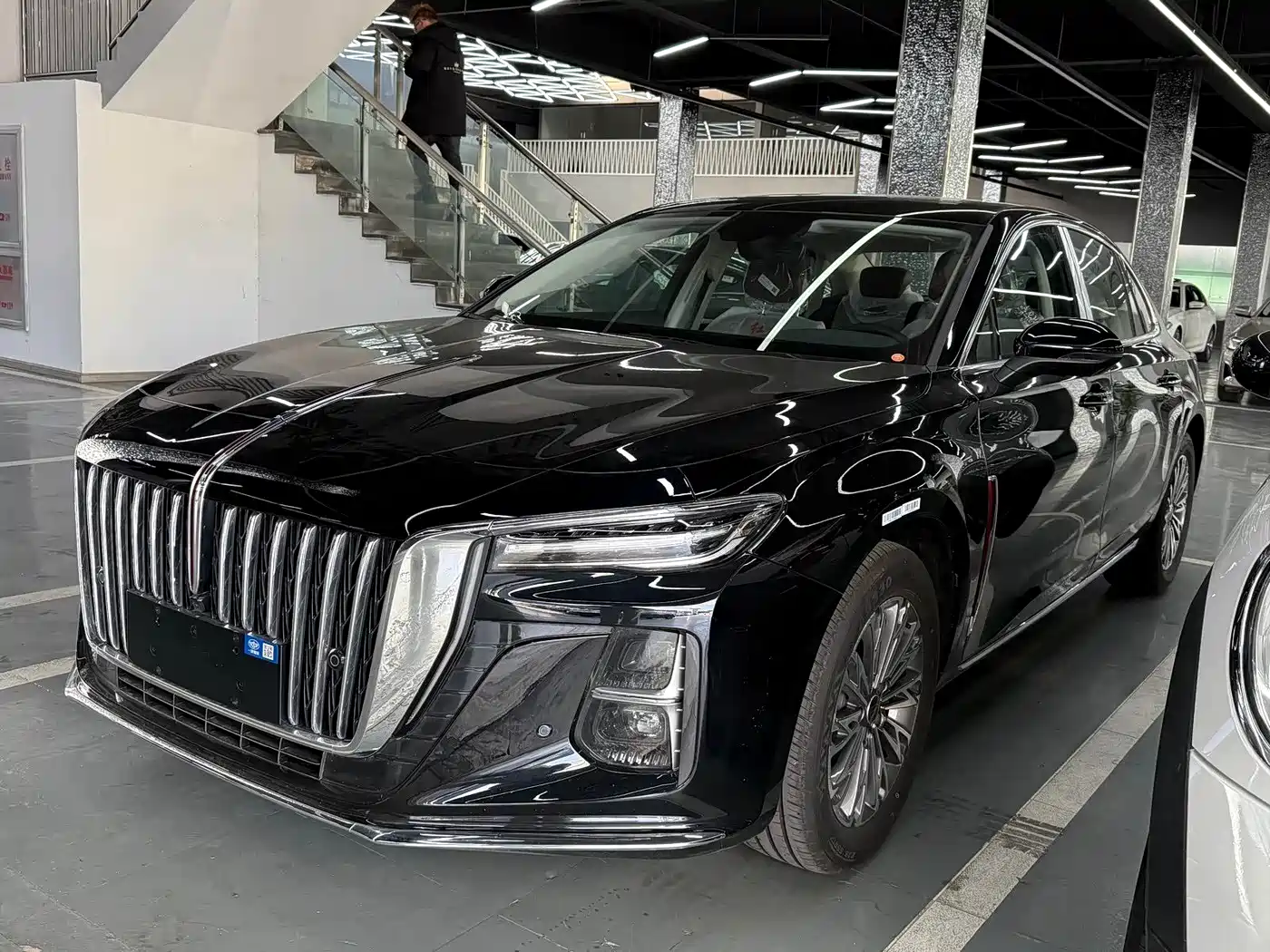 Hongqi H5 2025 1.5T HEV Qiyun 500,000 Units Commemorative Edition
