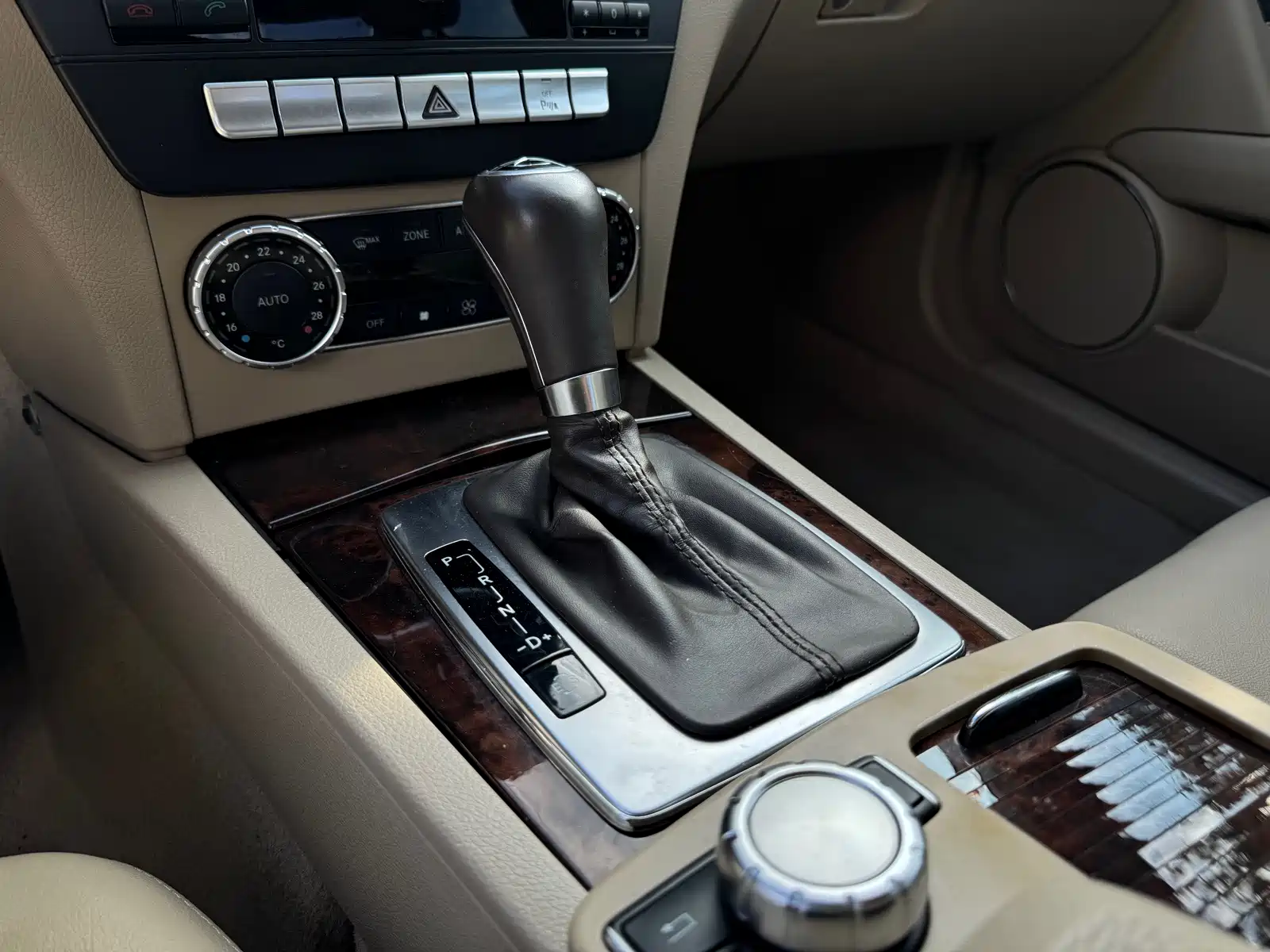 Фото 8 - Mercedes-Benz C-Class
