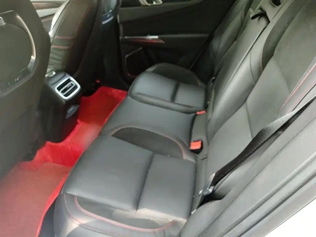 Lynk & Co 01 2017 2.0T AWD Pro фото 17
