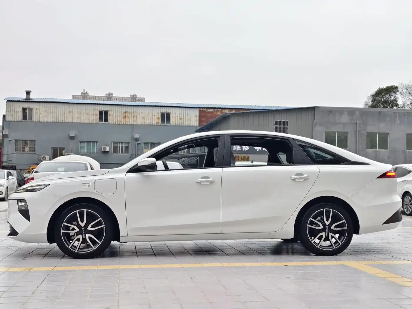 ROEWE D6