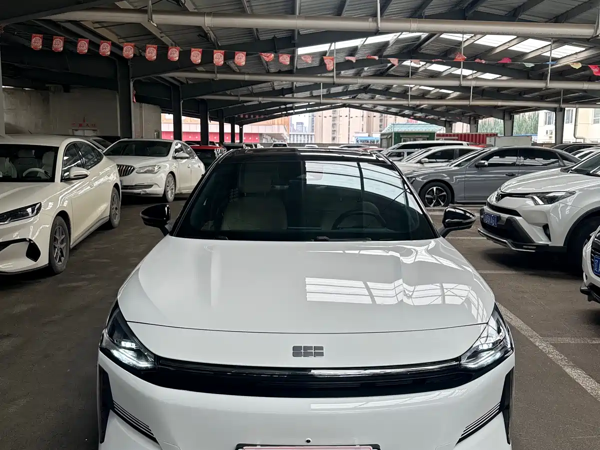 Geely Galaxy Galaxy L6 2024 125km PLUS Soaring Dragon Edition