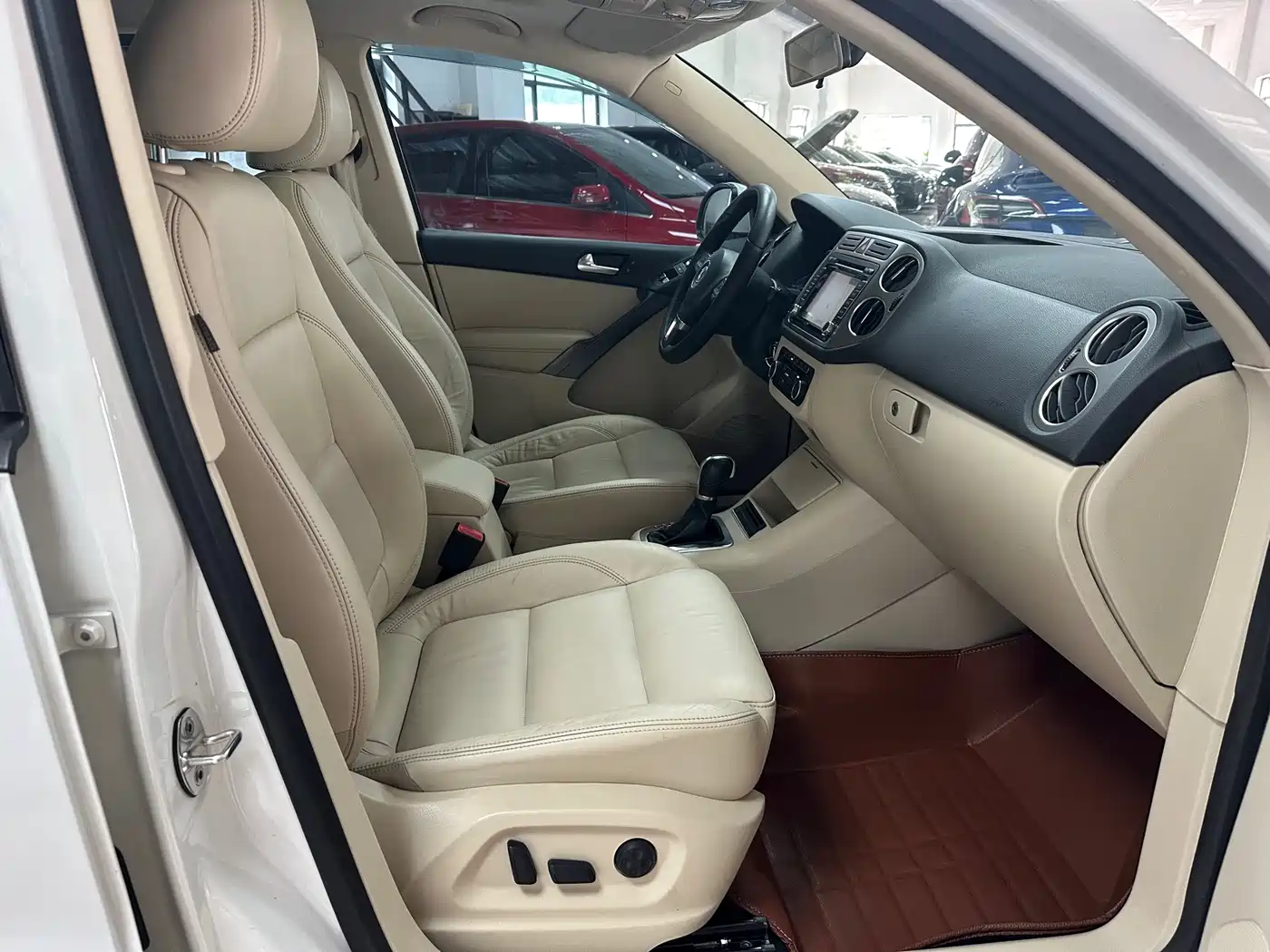 Volkswagen Tiguan 2012 1.8TSI Automatic 2WD Brilliance Edition фото 16