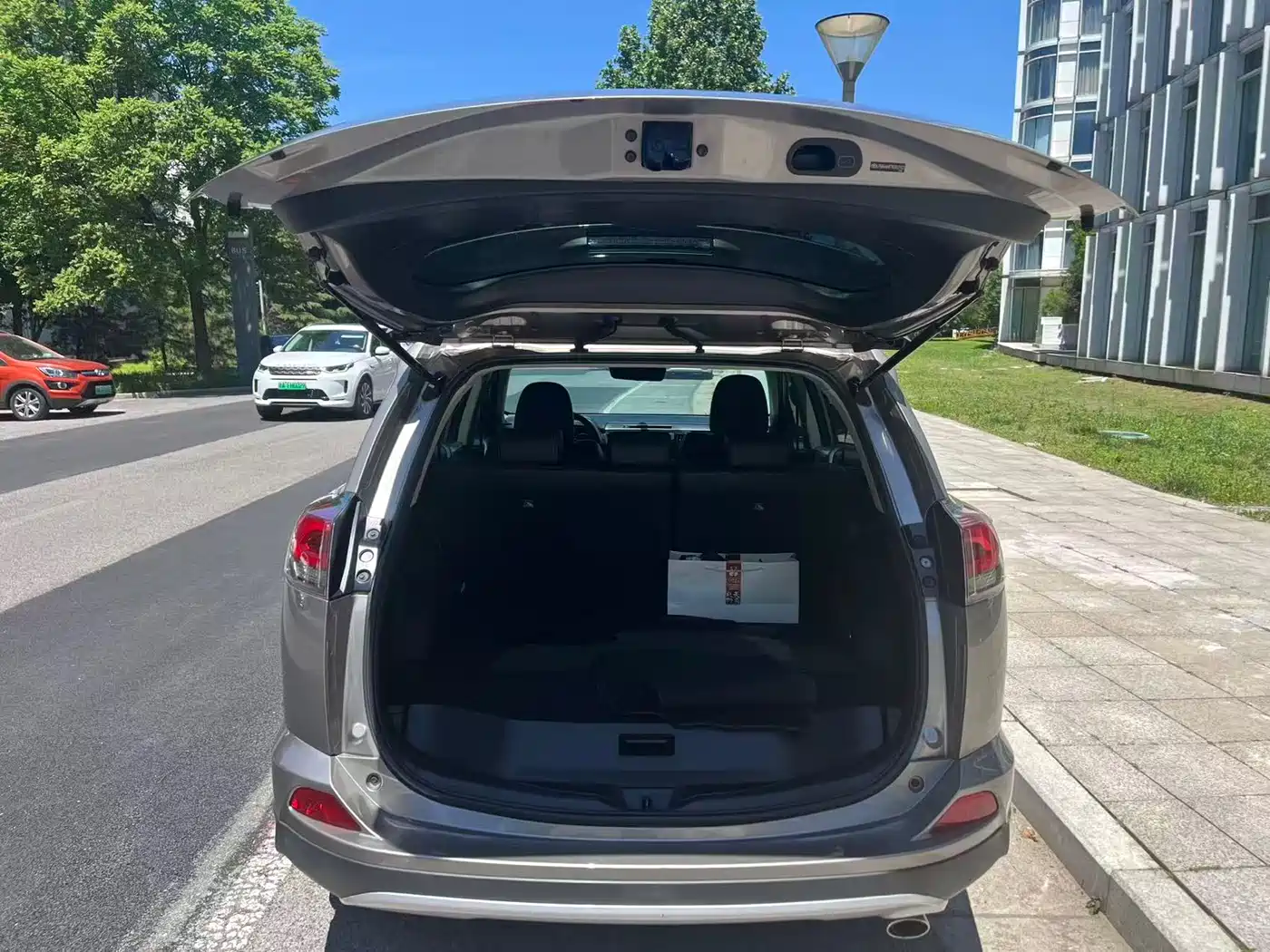 Toyota RAV4 Rongfang 2019 2.0L CVT 2WD Zhishang Edition China VI фото 10